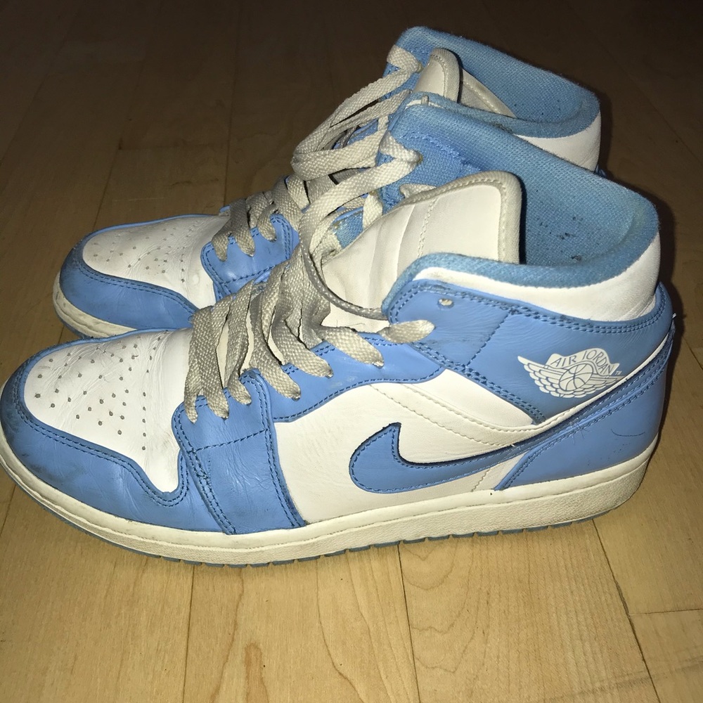 Jordan 1 unc mid